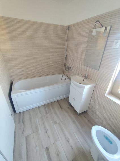 Casă cu 4 camere în Strejnicu