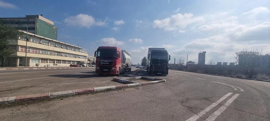 Vand teren constructii, vis a vis de Pavilionul Arpechim, Pitesti - 2