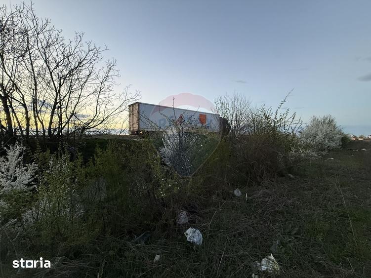Teren de 3630 mp, în Central