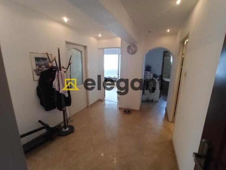 Apartament cu 3 camere decomandat, mobilat în Lăpuș Argeș