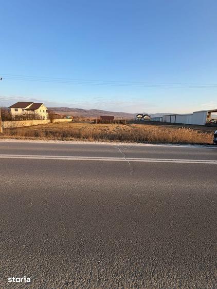 Teren de 1000 mp, în Buhoci
