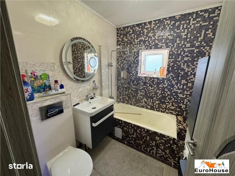 Apartament cu 3 camere decomandat în Cetate