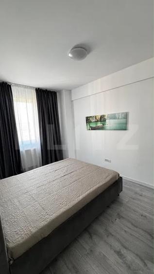 Apartament cu 3 camere semidecomandat, mobilat în Valea Adâncă