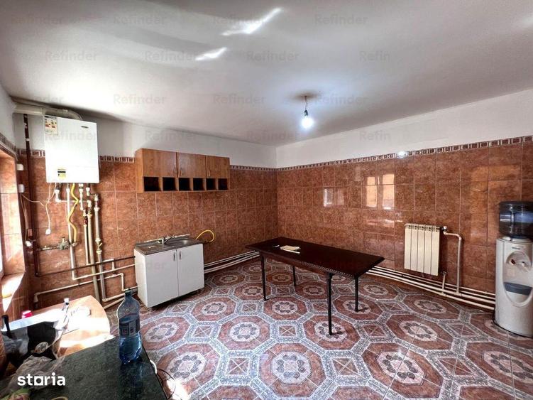 Casă cu 4 camere cu Canalizare în Vitan