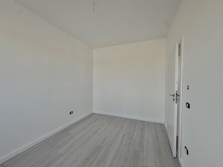 Duplex cu 4 camere cu Canalizare în Giroc