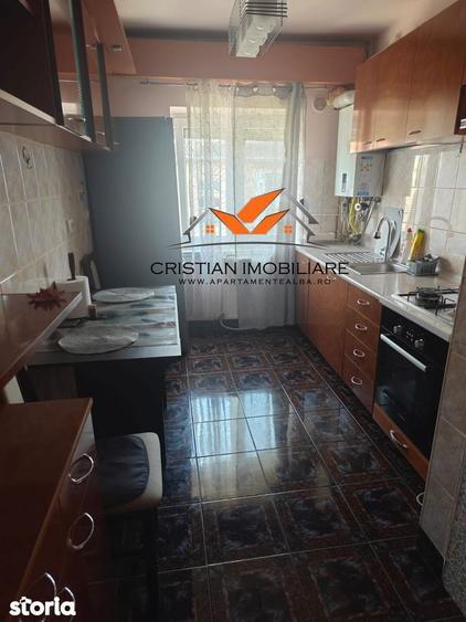 Apartament cu 2 camere semidecomandat în Cetate