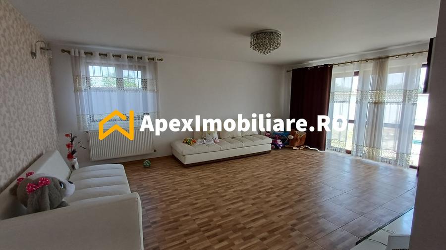 Casă individuală cu 4 camere cu Teren 883 Mp în Varlaam