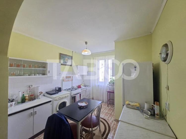 Apartament cu 3 camere decomandat în Mihai Viteazul