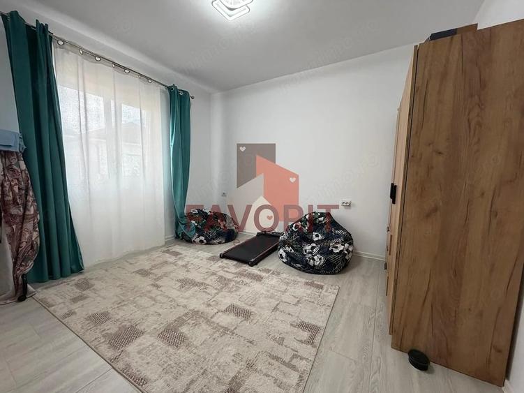 Casă cu Teren 300 Mp în Sânandrei