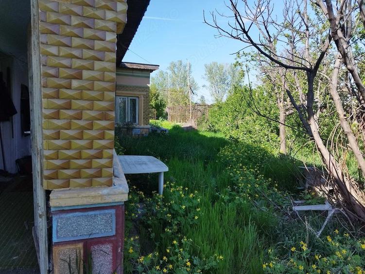 Casa de vanzare cu teren la sosea, DN7. - 2