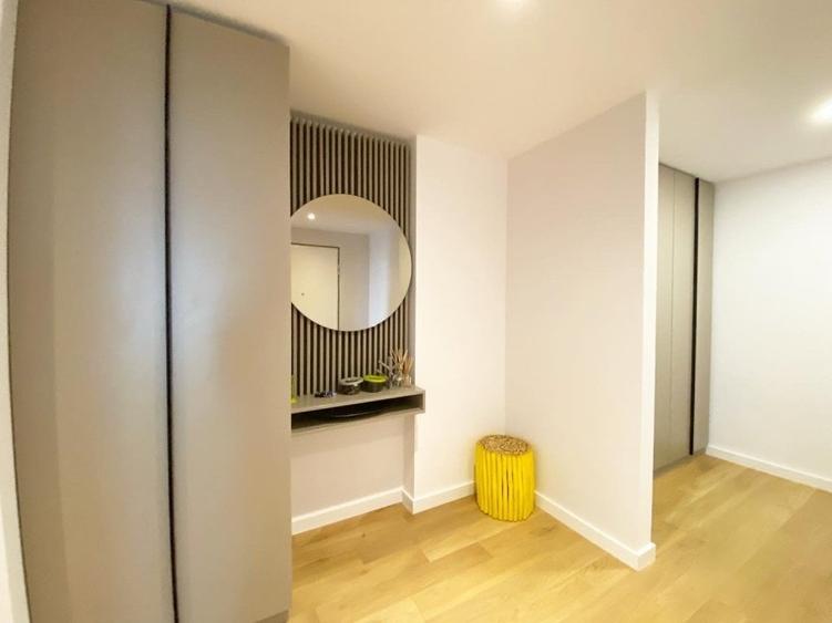 Apartament cu 3 camere decomandat, mobilat în Herăstrău