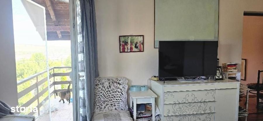 Casă cu 6 camere cu Teren 378 Mp în Central