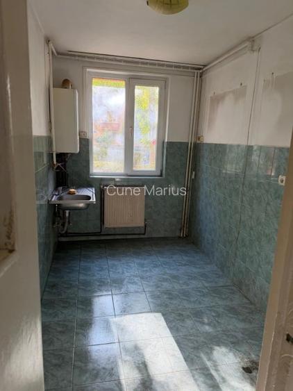 Vand apartament 2 camere semidecomandat