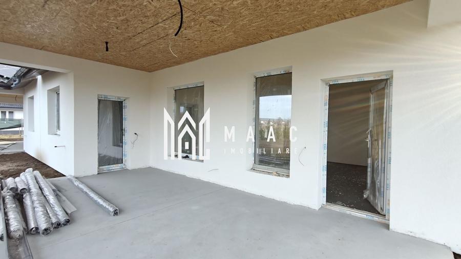 Duplex cu 3 camere cu Canalizare în Cristian