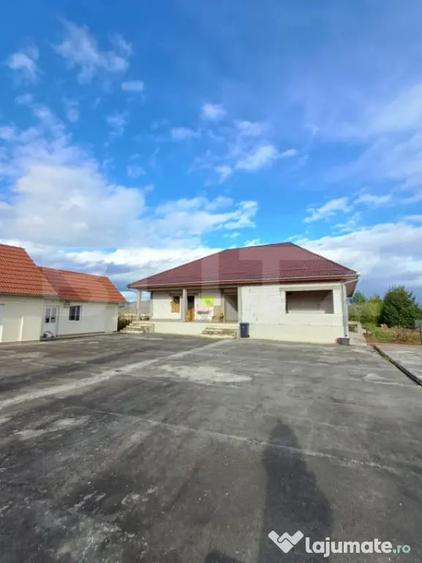 Casă cu 2 camere cu Teren 3289 Mp în Luna