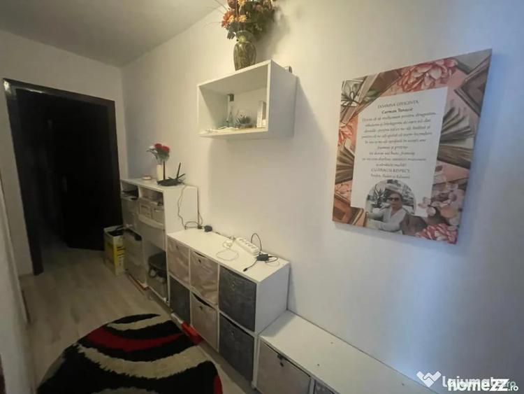 Apartament cu 3 camere semidecomandat în Valea Rosie