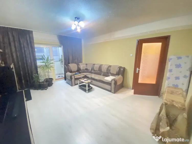 Apartament cu 3 camere decomandat în 13 Septembrie
