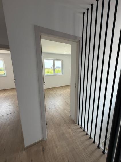 Casă individuală cu 5 camere cu Teren 500 Mp în Malu Mare