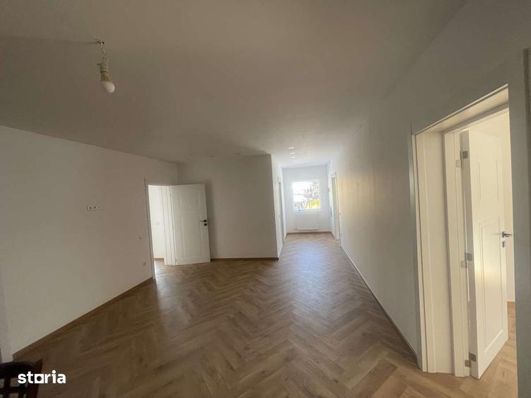 Casă cu 3 camere cu Teren 454 Mp în Calea Poplăcii