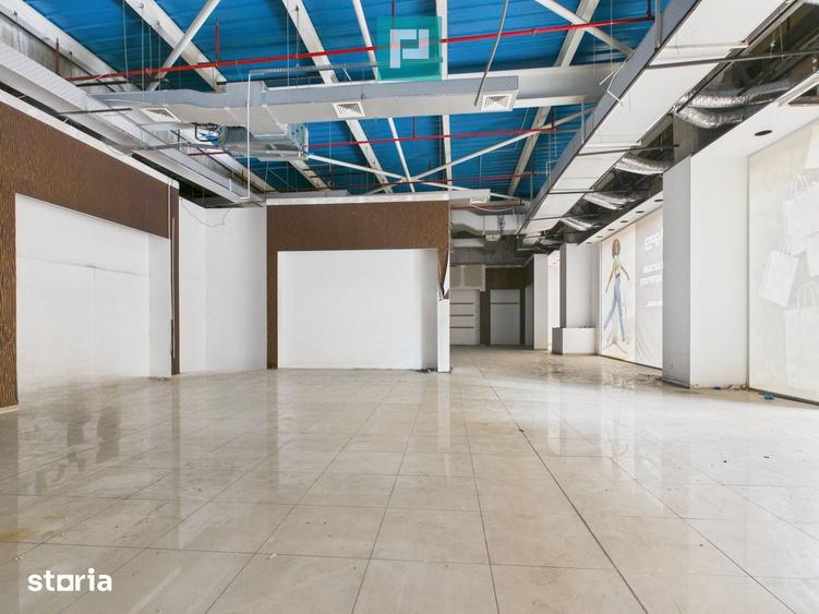 Spațiu comercial, de 250 mp, în Șega