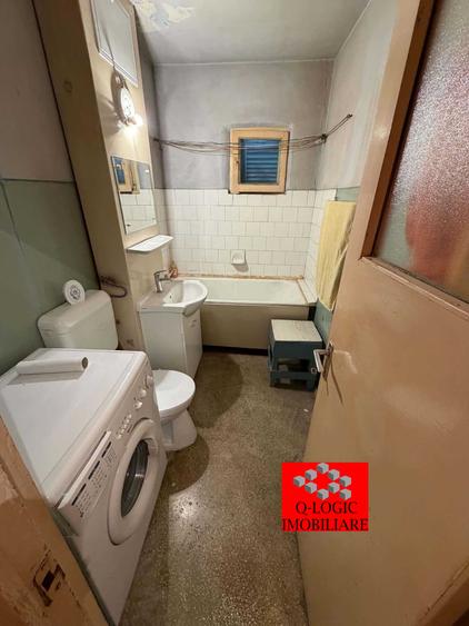 Apartament cu 3 camere decomandat în Tractorul