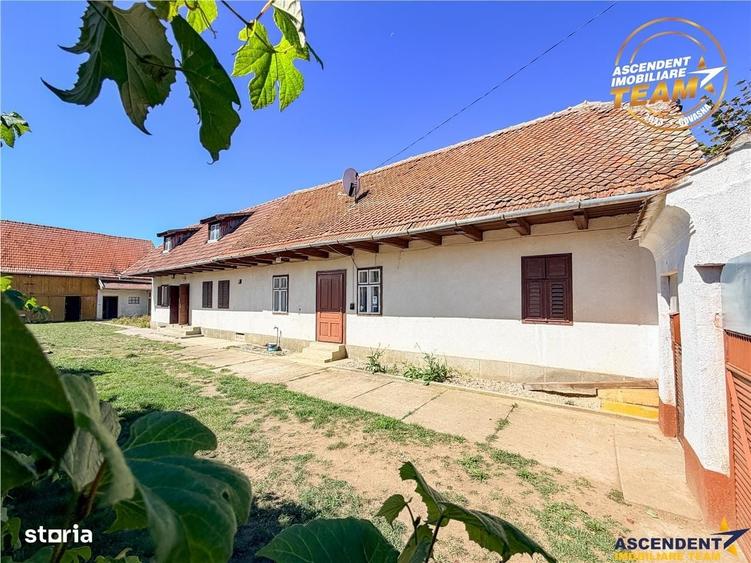 Casă cu 4 camere în Araci