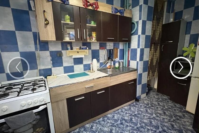 Apartament cu 3 camere decomandat în Costin Georgian