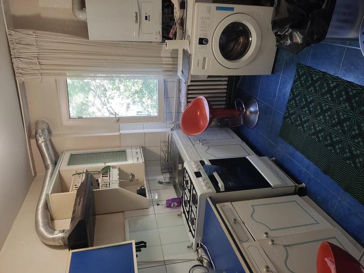 Apartament cu 2 camere semidecomandat în Podul de Piatră