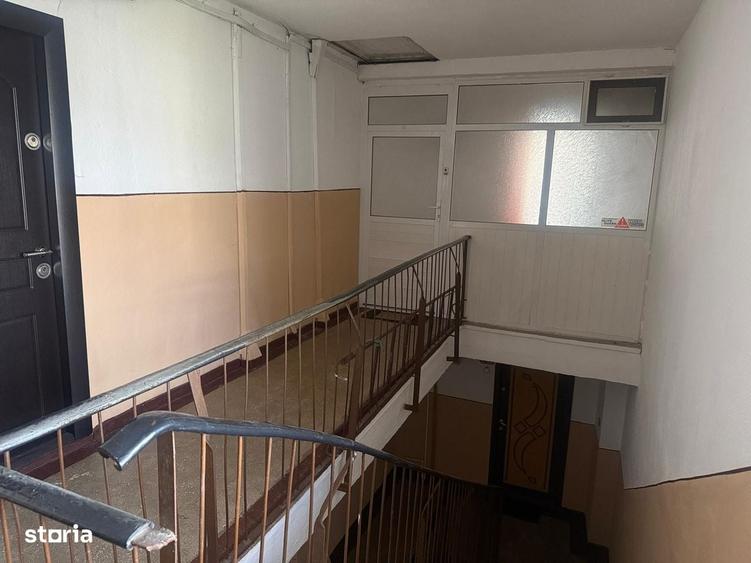 Apartament cu 4 camere decomandat în Micro 3