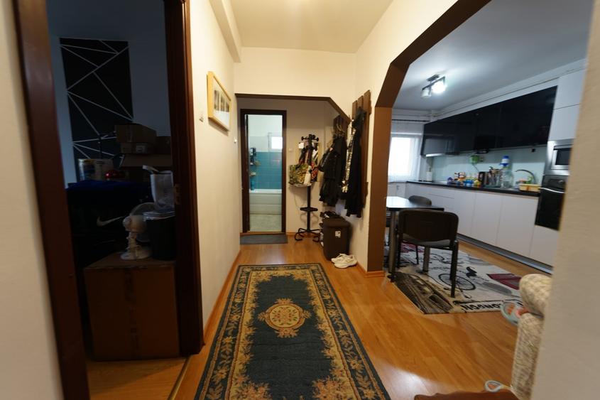 Apartament cu 4 camere decomandat, mobilat în Mărăști