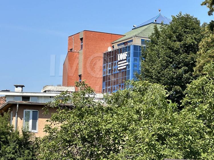 Apartament cu 3 camere decomandat, mobilat în Central