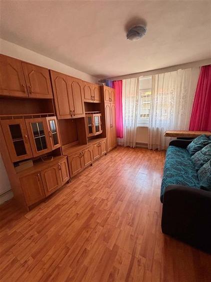 Garsonieră decomandată în Noua