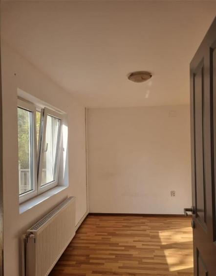 Casă individuală cu 3 camere cu Teren 100 Mp în Crângași