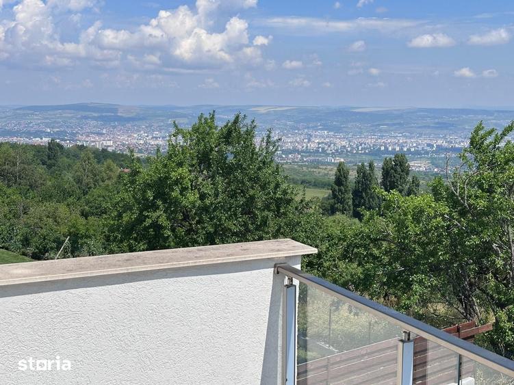 Casă cu 7 camere cu Teren 500 Mp în Feleacu