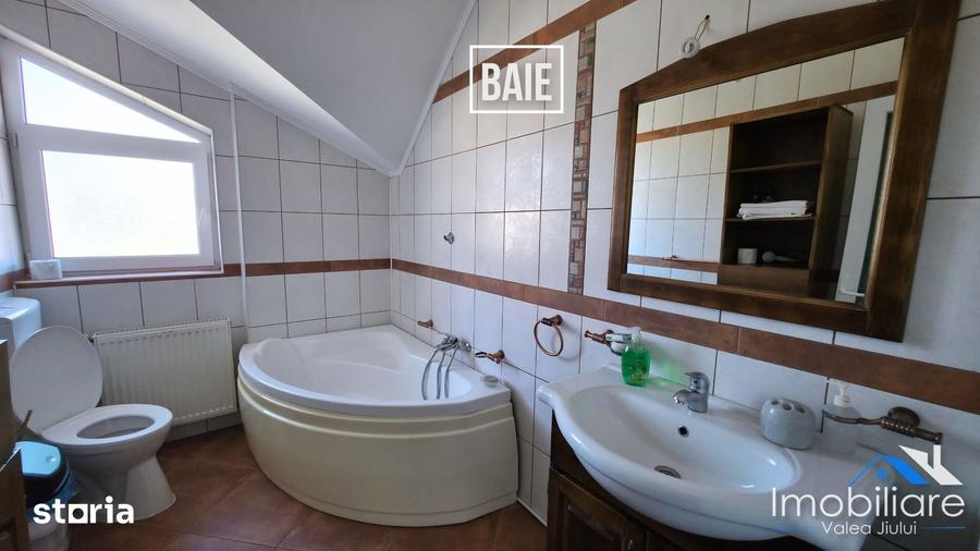 Casă cu 6 camere cu Teren 1400 Mp în Central