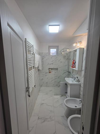 Apartament cu 3 camere semidecomandat în Ultracentral