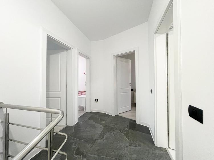 Duplex cu 4 camere cu Teren 273 Mp în Urseni