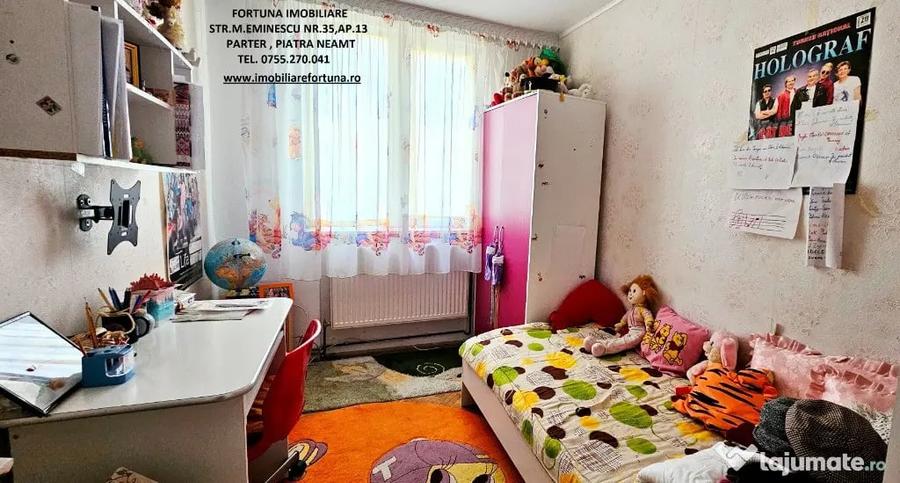 Apartament cu 3 camere semidecomandat în Dărmănești