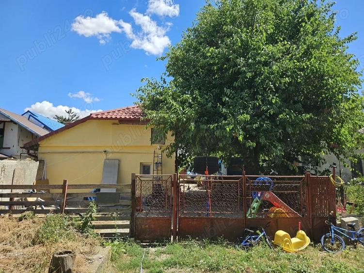 Casa cu teren deschidere directa la lac Corbeanca - 2
