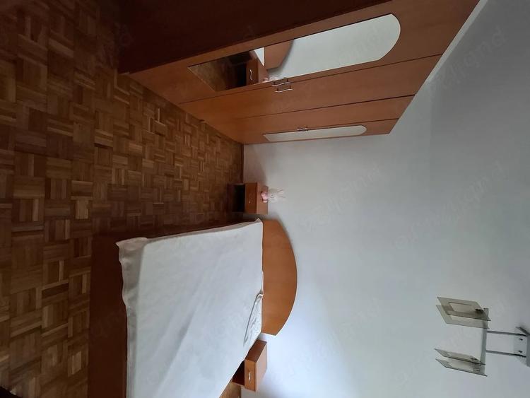 Vand apartament 3 camere confort 1 semidecomandat Bloc de 4etaje, etajul 1 - 3