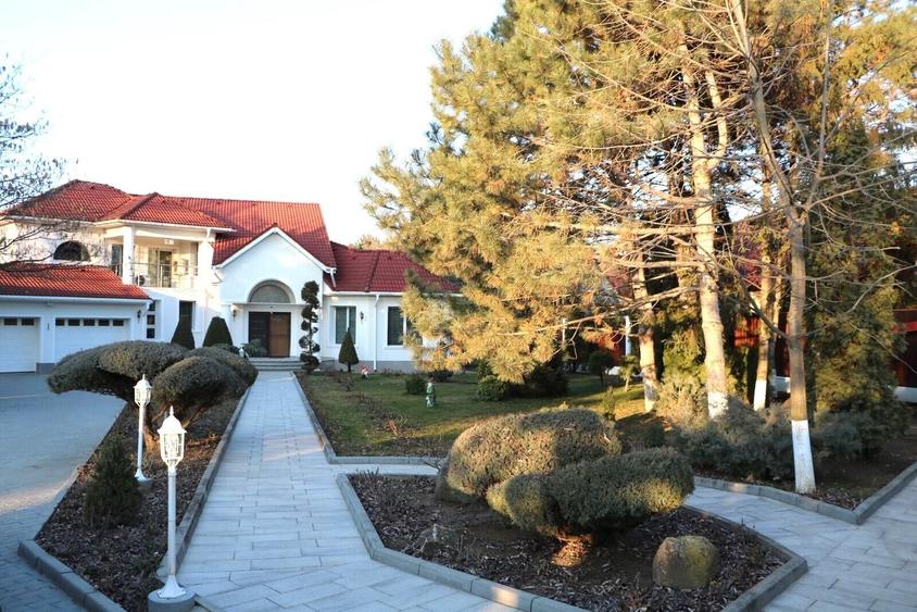 Casă individuală cu 11 camere cu Canalizare în Snagov