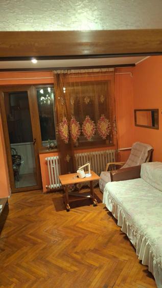 Apartament cu 4 camere semidecomandat în City Park Mall