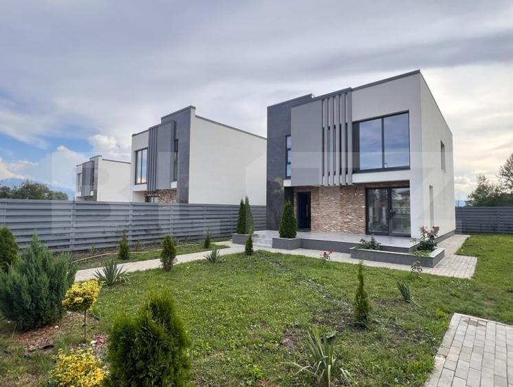 Casă individuală cu 4 camere cu Canalizare în Stupini