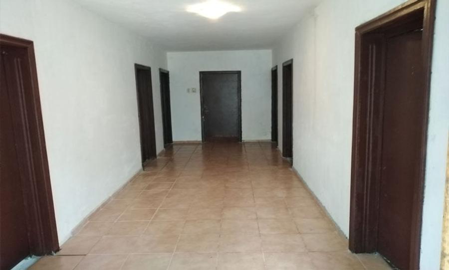 Casă individuală cu 5 camere cu Teren 409 Mp în Central