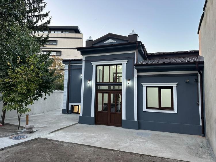 Spațiu comercial, de 100 mp, în Central