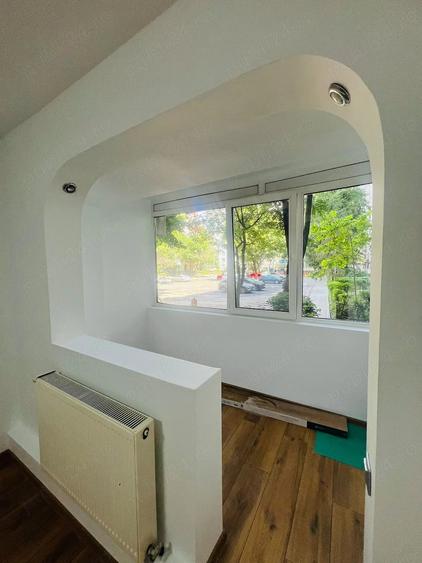 Apartament cu 4 camere decomandat în Tineretului