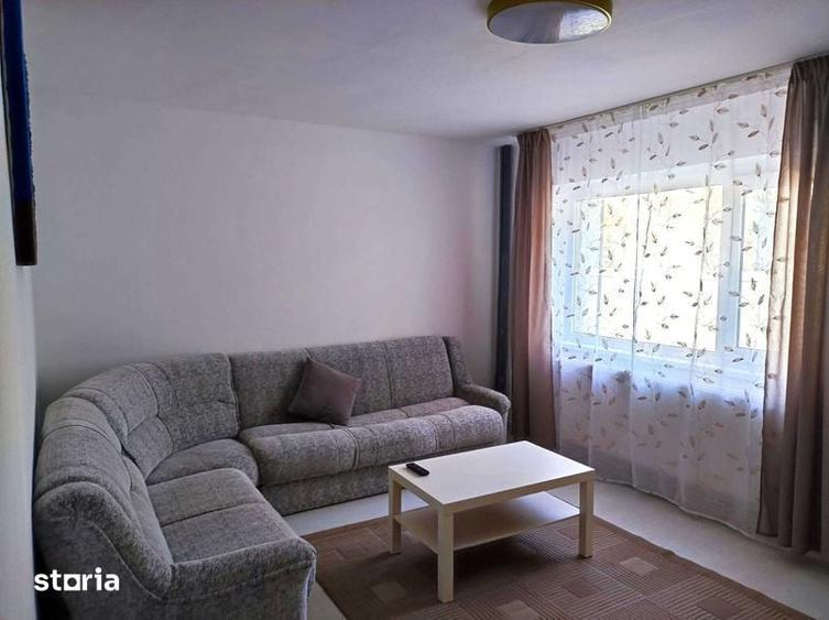 Apartament cu 4 camere în Calea București