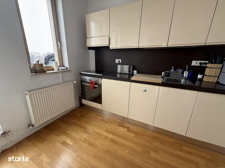 Apartament cu 3 camere decomandat în Romană