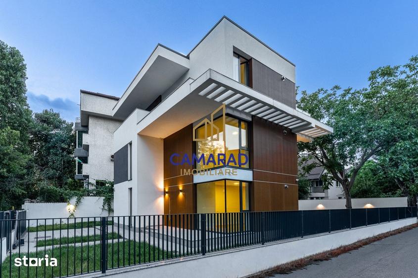 Casă cu 6 camere cu Teren 432 Mp în Băneasa