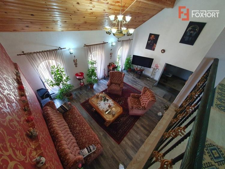 Casă individuală cu 5 camere cu Canalizare în Jebel